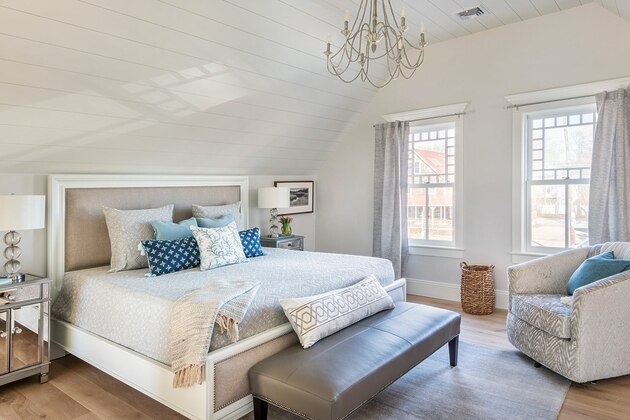 Charming Coastal Grandma Style Home By Wood Tailors Club
