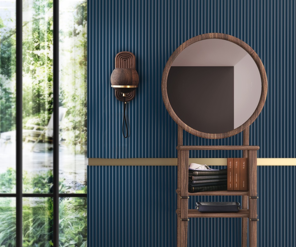 Turner Standing Mirror in walnut wood, genuine leather and polished brass