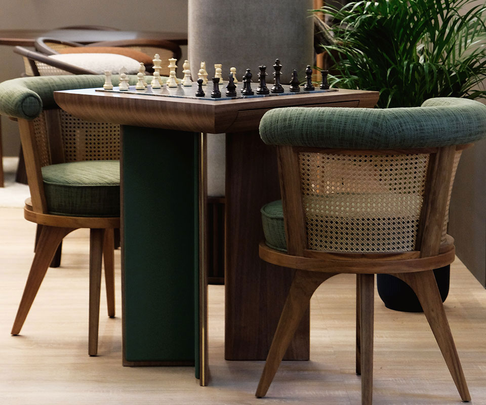 howard chess table ambiente 1