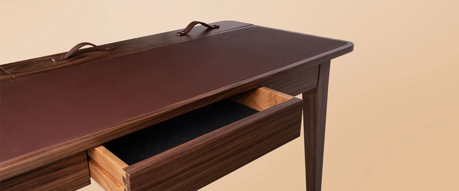 Kipling Desk detail