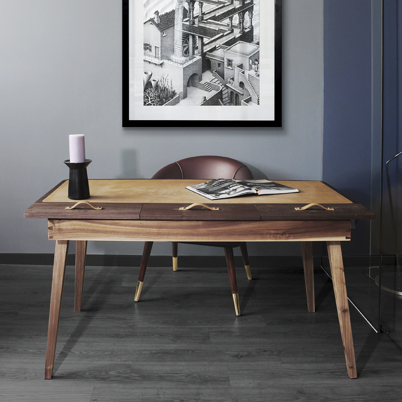 Kipling Desk in a solid walnut wood structure with genuine leather and brass